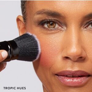 Laura Geller Blush in TROPIC HUES